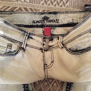 Almost Famous Jeans, size 9